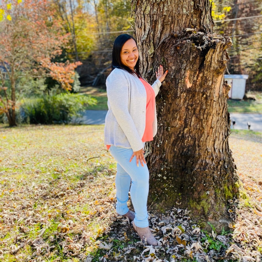 Meet your Posher, Laytoya